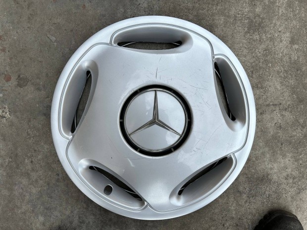 1db Mercedes 16-os disztárcsa!