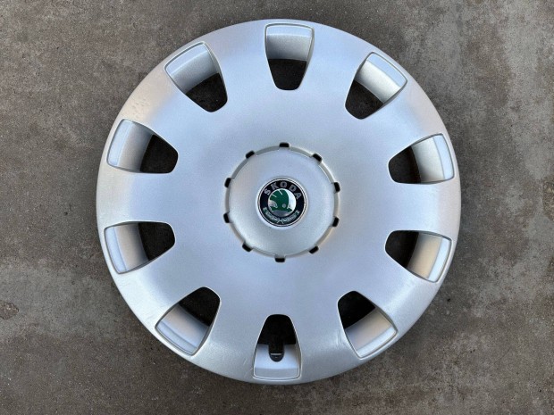 1db Skoda 15-s disztrcsa!