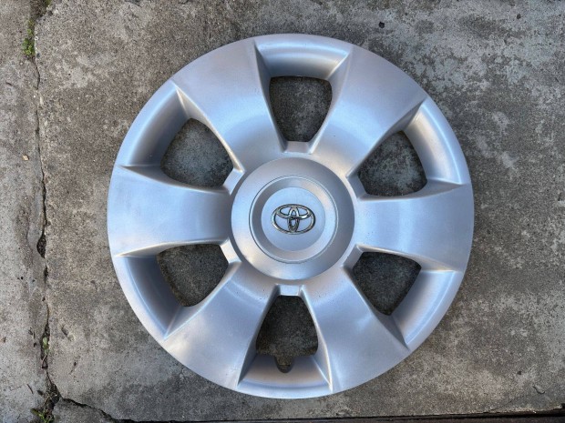 1db Toyota 15-ös disztárcsa!