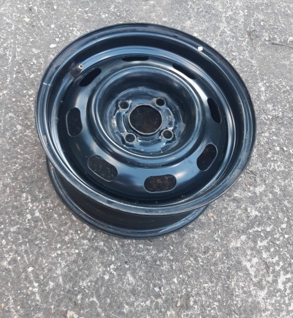 1db Új Nissan Almera 6X14 4X100 lemezfelni
