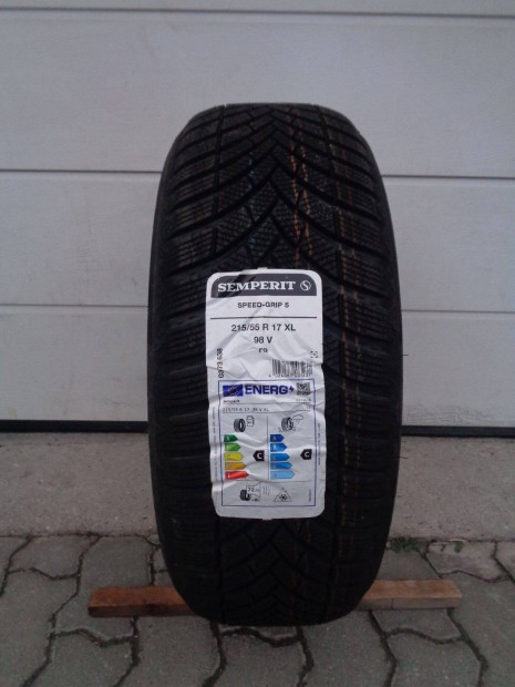 1db j Semperit 215/55R17 tli gumi elad