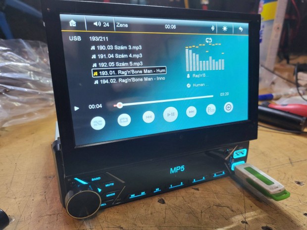 1din 7" monitoros fejegys�g (�jszer�, BT, mirror, usb)