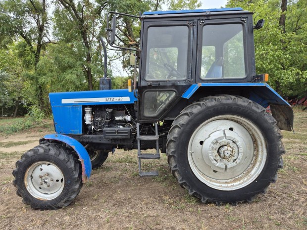 2000 Mtz 82.1 traktor 