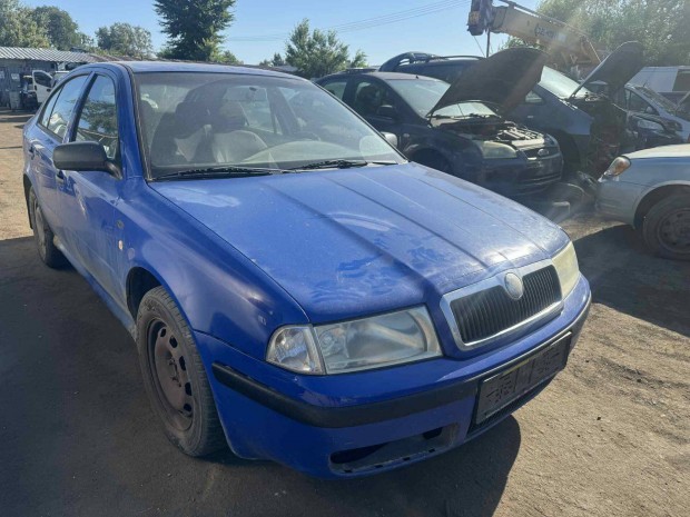 2001 Skoda Octavia 1.6 -AEE- bontott alkatrészek