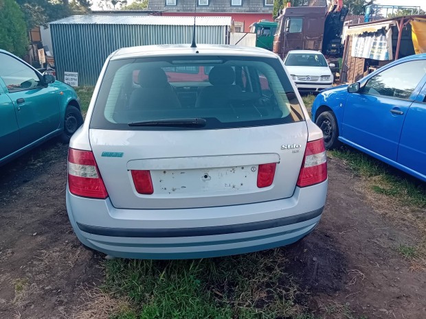 2001-es fiat stilo karosszéria elemek