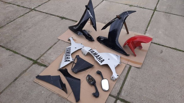 2002-2003 Yamaha R1 Srlt s p alkatrszek egyben eladk