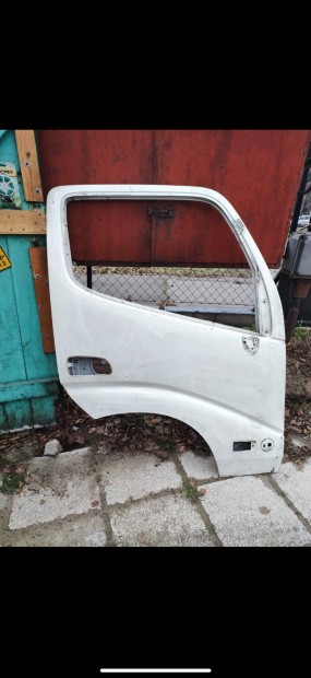 2002 �vj tol jobb oldali �res ajt� Dyna 160 Toyota