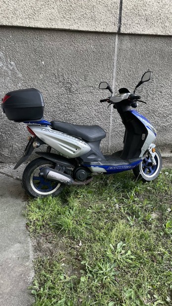 2002 Explorer twister 2.0