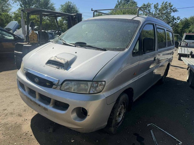 2002 Hyundai H1 2.5 -D4BH- bontott alkatrészek