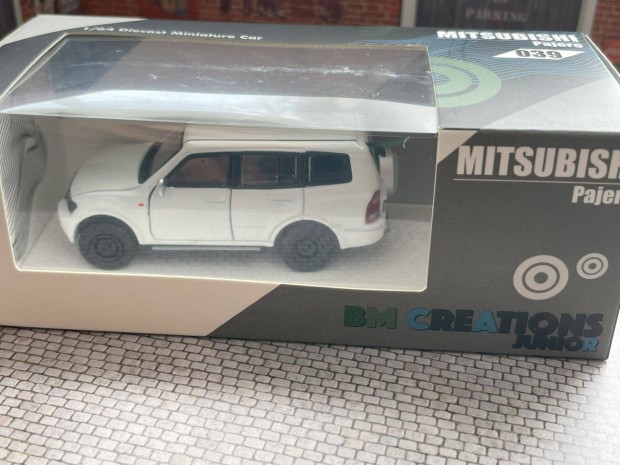 2003 Mitsubishi Pajero modell aut - BM Creations 1:64 mret