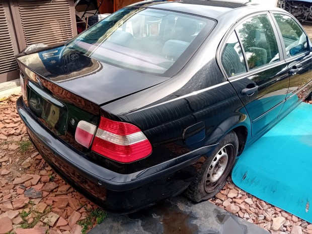 2003-as 3-as BMW karosszéria elemek