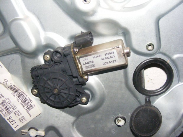 2003-as 5 ajtós Fiat Stilo Bal Első Ablakemelő