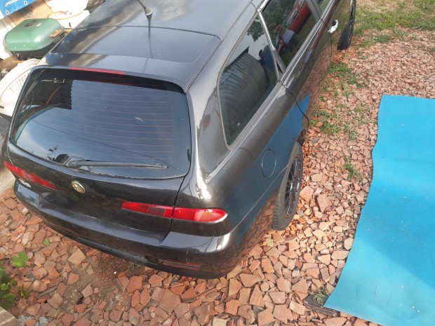 2003-as alfa 156 1.9jtd facelift karosszria elemek 