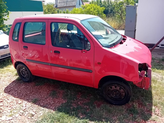 2003-as opel agila karosszéria elemek