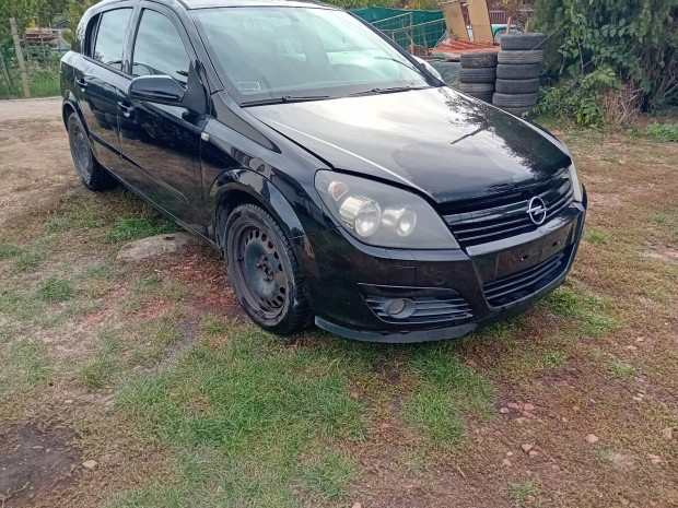 2004-es opel h astra 1.4b karossz�ria elemek 