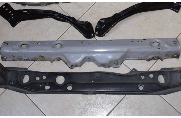 2005 Toyota Yaris zárhíd lámpa tartó, hűtő tartó keret 1999-