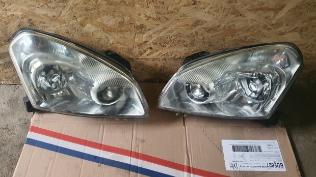 2008 Nissan Qashqai xenon fényszóró 24.12.06.
