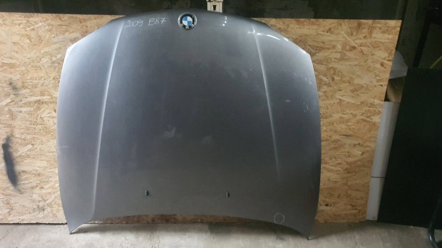 2009 BMW E87 Motorháztető sérült 24.12.03