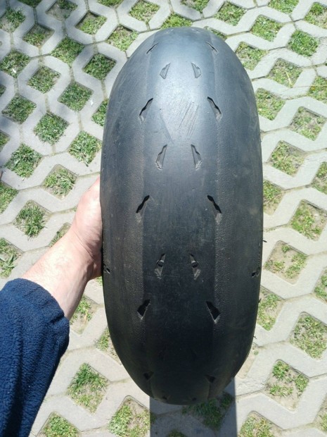 200/55-17 Michelin Powercup2 2CT+ sport motorgumi 2023.évj