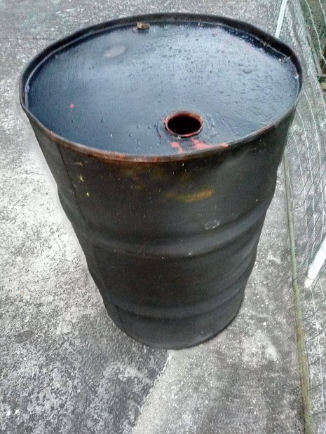 200 literes lemez hord�