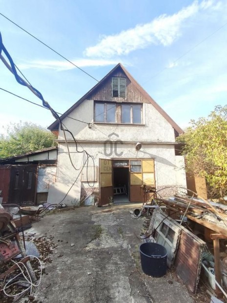 200 nm-es h�z elad� Dunavars�ny