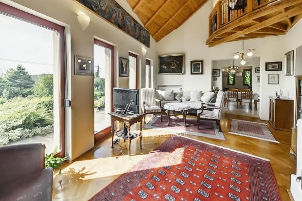 200 nm-es h�z elad� Nadap