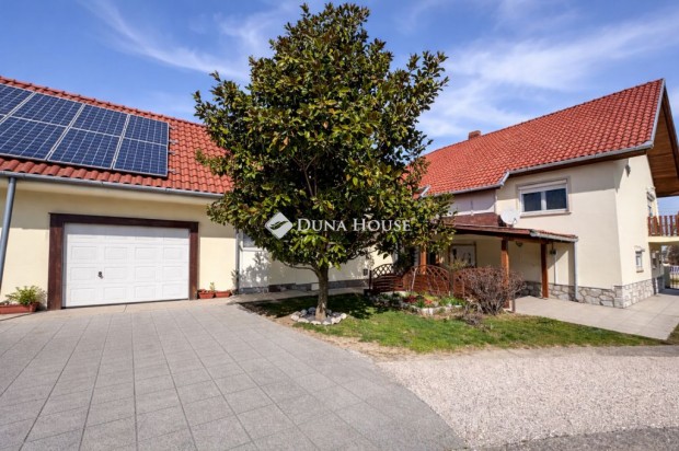 200 nm-es h�z elad� Pog�ny