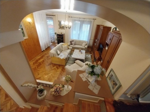 200 nm-es h�z elad� Szeged