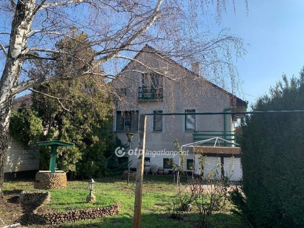 200 nm-es h�z elad� Szolnok