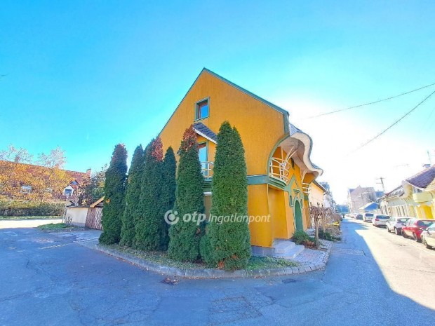 200 nm-es h�z elad� Szolnok