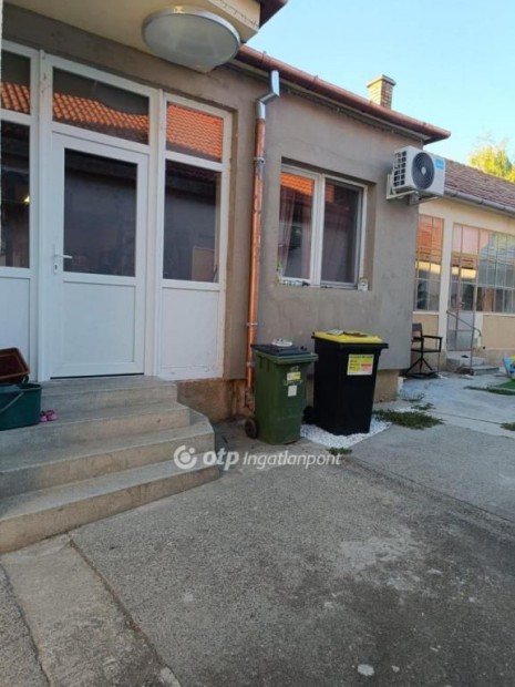 200 nm-es h�z elad� �jpetre