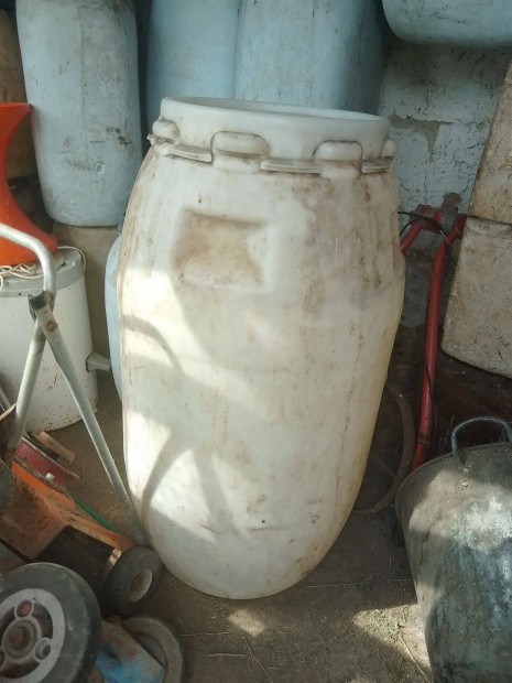 200l műanyag hordó