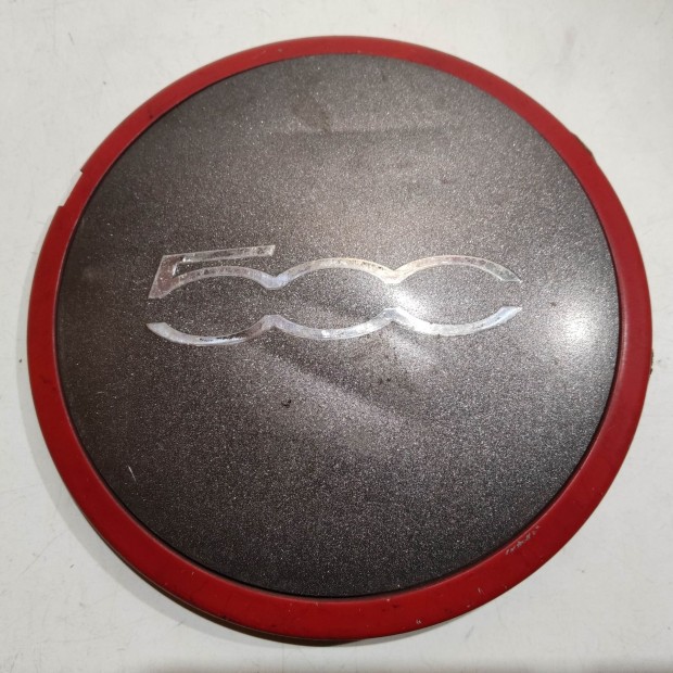 201081 Fiat 500 2007- felni közép kupak, a képen látható sérüléssel