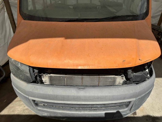 2010-es VW T5.1 Transporter CAAC alkatrészek ( motor , váltó nincs ) !