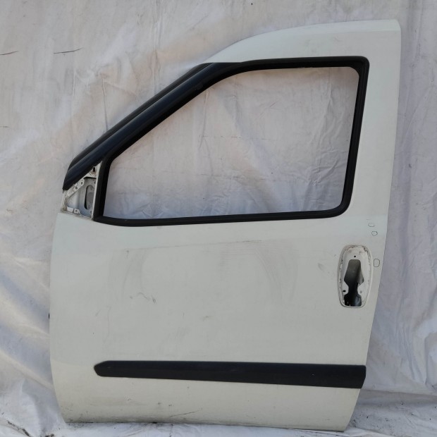 201197 Fiat Doblo 2009-2022 bal első fehér színű ajtó, a képen