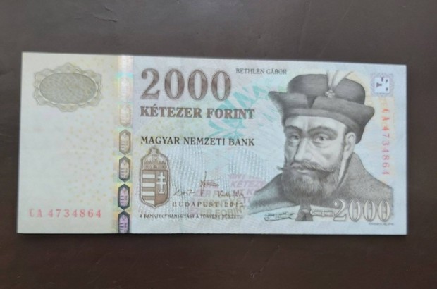 2012 Unc 2000 forint elad