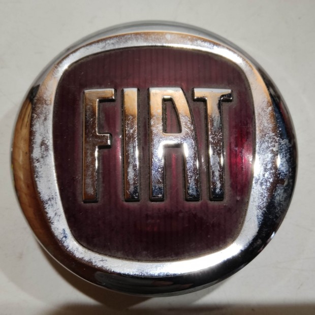 201304 Fiat Freemon Felni közép kupak, a képen látható állapotban