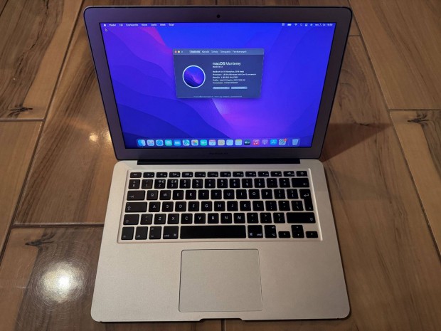 2015 Macbook Air 13" - r alatt