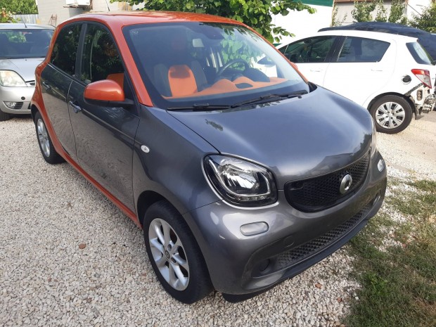 2017-es  smart forfour  karosszria elemek 