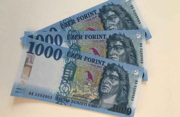 2017-es hrmas sorszmkvet 100 forint UNC