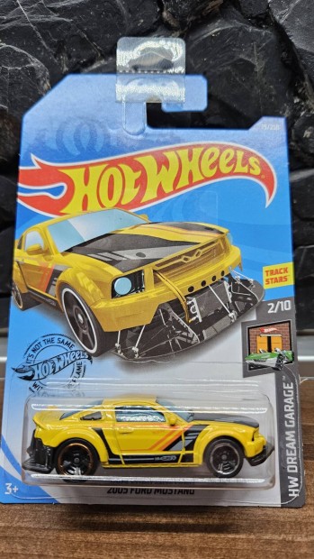 2018 Hot Wheels # HW Dream Garage # 2005 Ford Mustang 