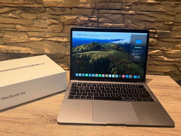 2018 Macbook Air Retina 13" 256 GB SSD, Magyar billentyzet