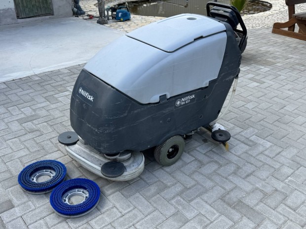 2018 Nilfisk BA651 Ecoflex önjáró takarítógép padlótisztító
