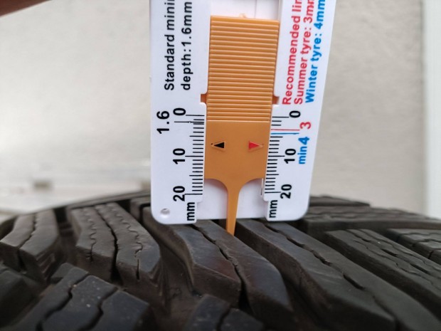 2023-as gyártású, 7mm-es 195/60R18 Michelin téli gumi szett eladó