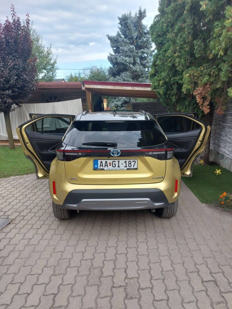 2023-astoyota Yaris Cross Advenrura+ VIP + Tech, Napfénytetős