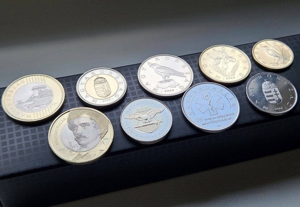 2023 évi forint forg. sor(+Petőfi 200ft ,Honvéds100,OMSZ50) 9 érme