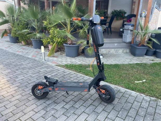 2024 Kukirin G4 elektromos roller