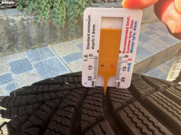 2024, 8mm-es 195/60 R18 Semperit téli gumi szett
