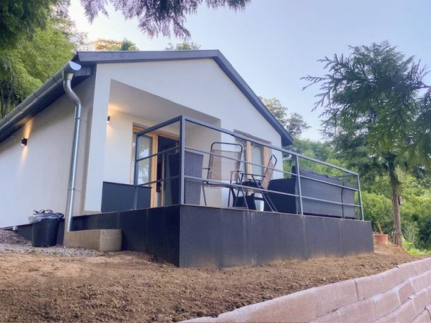 2024-ben �p�lt, panor�m�s nyaral� elad� Orf�n