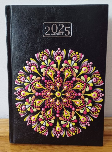 2025 hatridnapl naptr pink srga mandala dsztssel kzzel fest